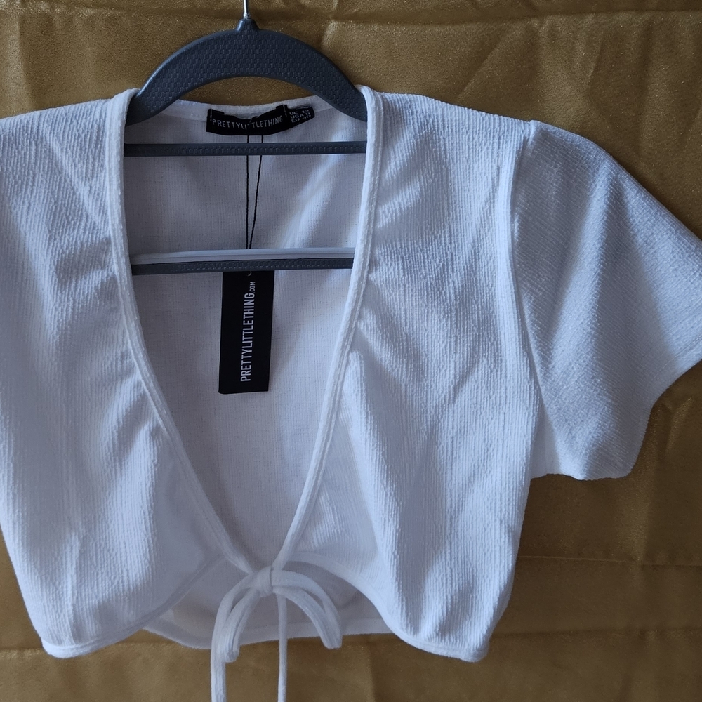 PrettyLittleThing White Textured Tie Crop Top